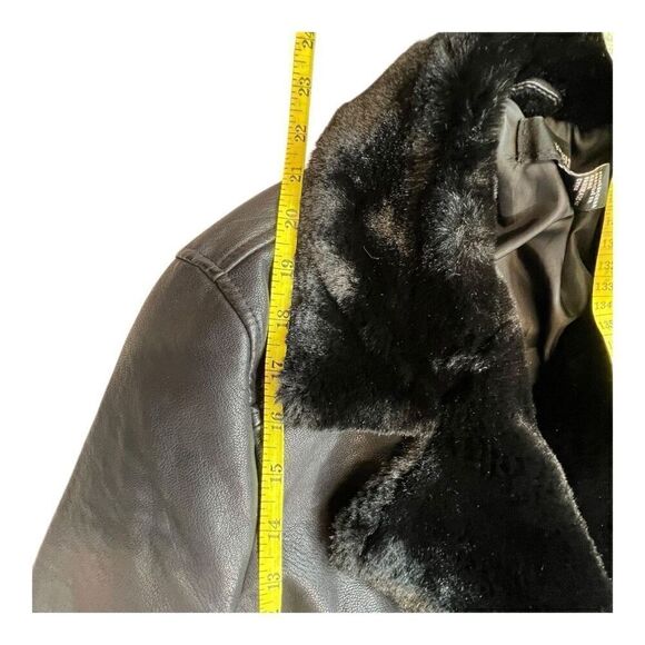 Forever 21 Women's Faux Fur Collar Biker Leather Motorcycle Jacket Black  Small - Picture 5 of 10